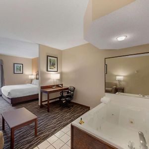 King Suite Non-Smoking